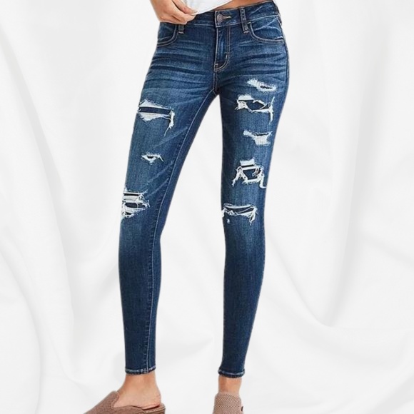 AMERICAN EAGLE Women's Distressed Dark Wash Skinny Jean (NWOT)￨Size US 4 - Picture 1 of 15